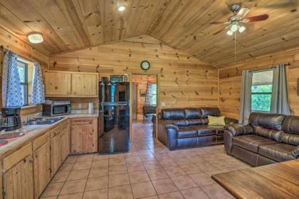 Rustic Mtn View Cabin - Walk to White River! - image 9