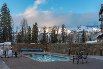 Bear Creek Lodge - image 13