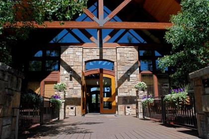 Bear Creek Lodge - image 8