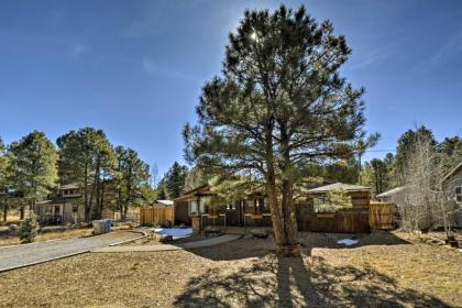 Home with Jacuzzi and Fire Pit 10 Mi to NAU and Flagstaff - image 3