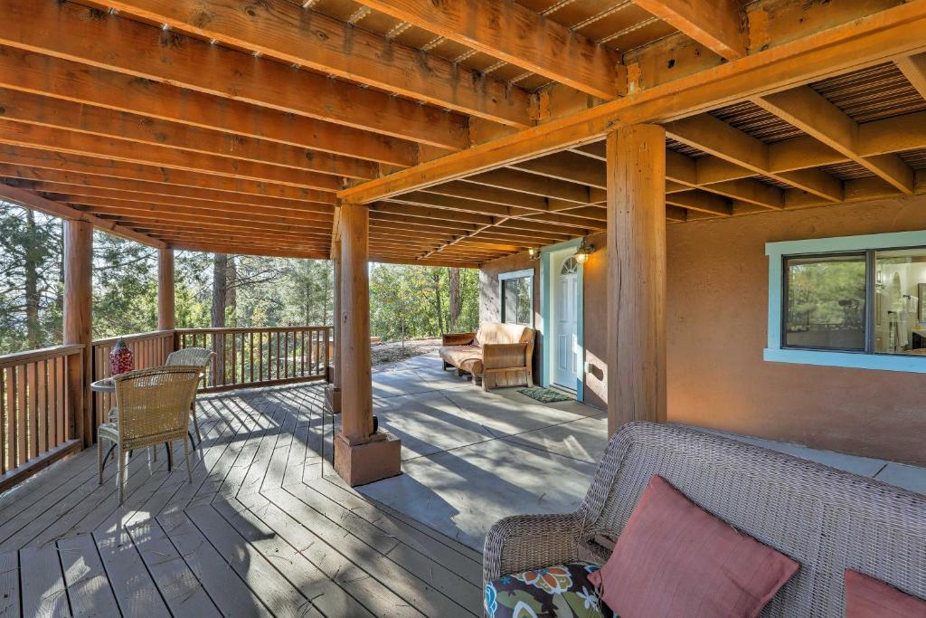 Secluded Flagstaff Apt on 4 Acres with Spacious Deck - image 5