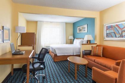 Fairfield Inn Muncie - image 12