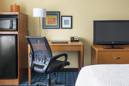 Fairfield Inn Muncie - image 7