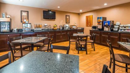 Best Western Muncie - image 12