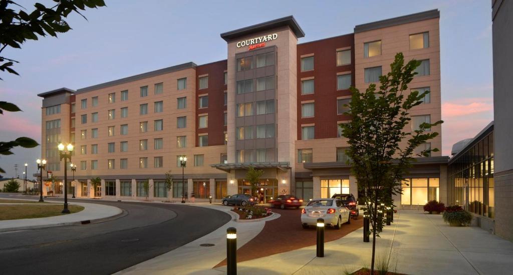 Courtyard by Marriott Muncie at Horizon Convention Center - main image