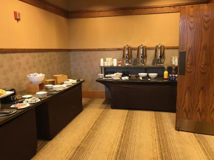 DoubleTree by Hilton Libertyville-Mundelein - image 10