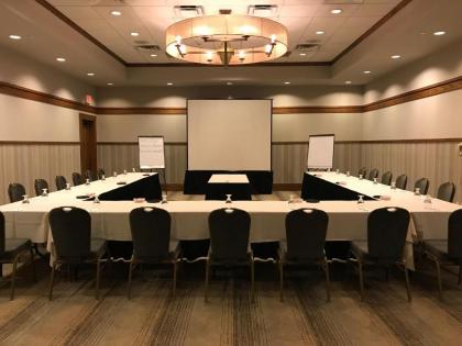 DoubleTree by Hilton Libertyville-Mundelein - image 13