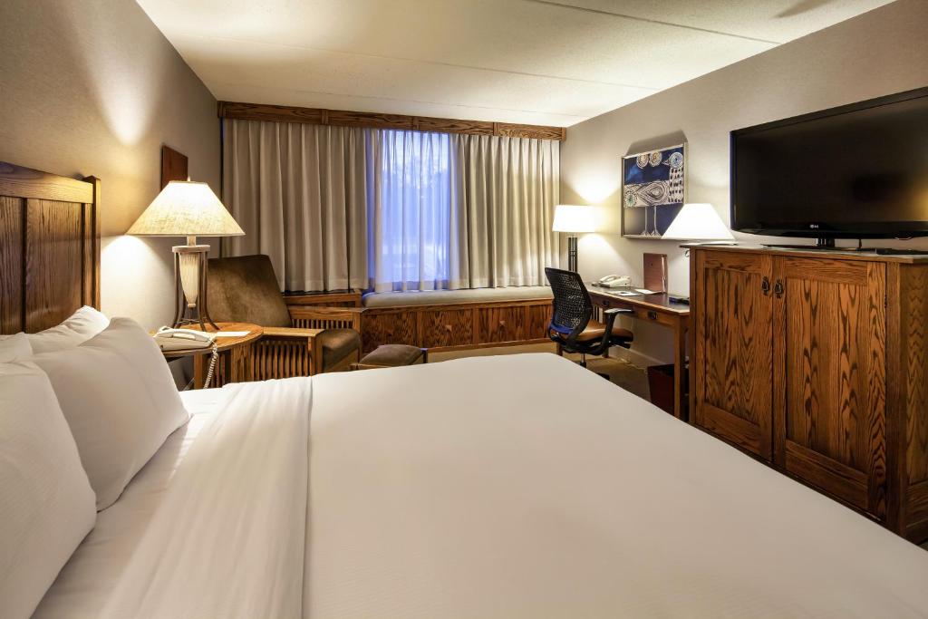 DoubleTree by Hilton Libertyville-Mundelein - image 3