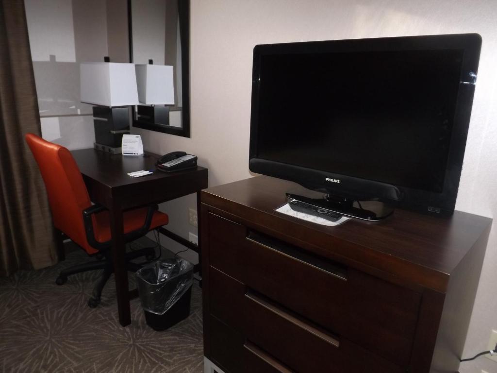 Holiday Inn Express Pittsburgh - Munhall an IHG Hotel - image 2