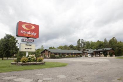 Econo Lodge Inn & Suites Munising Area - image 5