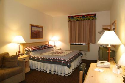 Range Country Lodging - image 2