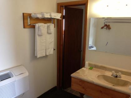 Range Country Lodging - image 4