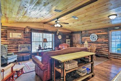 Murfreesboro Cabin with Fire Pit-by Lake Greeson - image 11