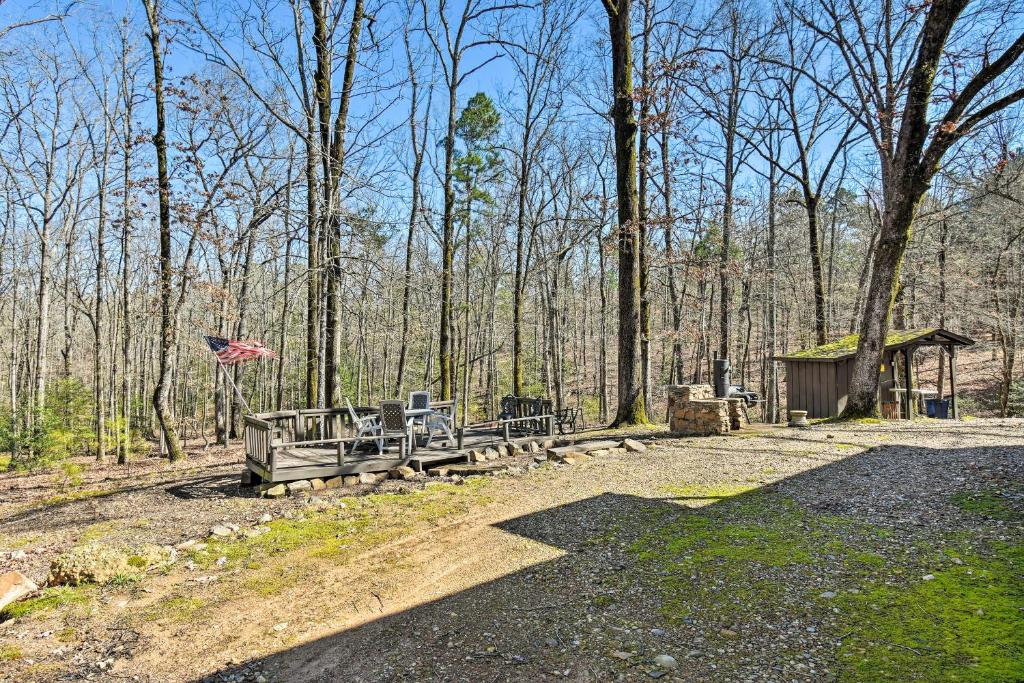 Murfreesboro Cabin with Fire Pit-by Lake Greeson - image 4