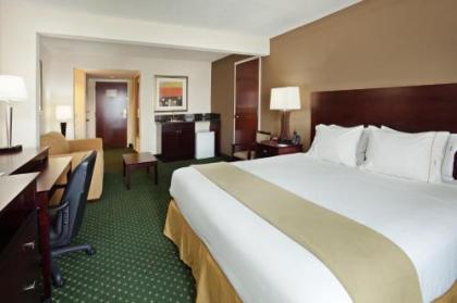 Holiday Inn Express Murfreesboro Central an IHG Hotel - image 2