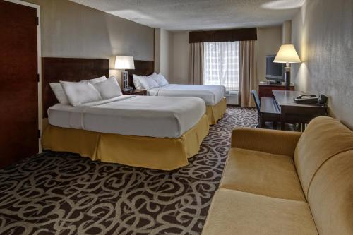 Holiday Inn Express Murfreesboro Central an IHG Hotel - image 5