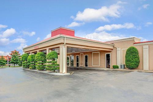 Ramada by Wyndham Murfreesboro - main image