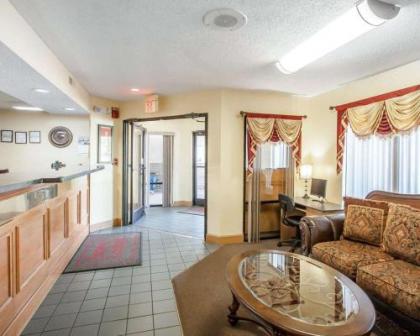 Econo Lodge Inn & Suites Murfreesboro - image 2