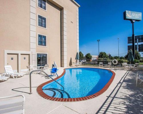 Quality Inn Murfreesboro - University Area - image 3