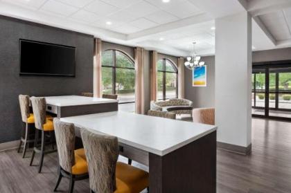 Days Inn & Suites by Wyndham Murfreesboro - image 2