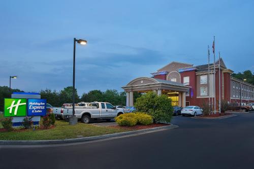 Holiday Inn Express & Suites Murphy an IHG Hotel - image 4