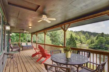 Otter Cottage Riverfront and trailside murphy Cabin North Carolina