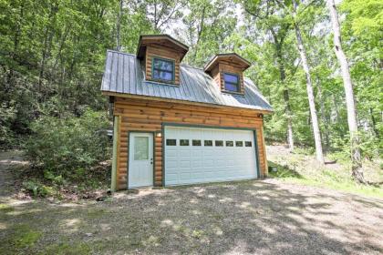 Secluded murphy Cabin Fire Pit and Forest View