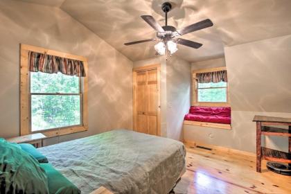 Secluded Murphy Cabin Fire Pit and Forest View - image 9