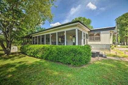 Cabin with Deck - Walk to Waterfront and Marina! Kentucky