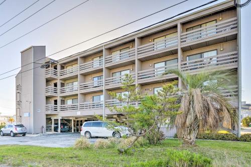 Garden City Condo with Pool Access - Walk to Beach! - image 4