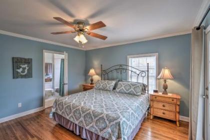 Murrells Inlet Upstairs Unit 1 Block to Beach! - image 3