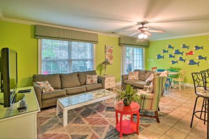 Charming Bermuda Bay Hideaway with Game Room! - image 5