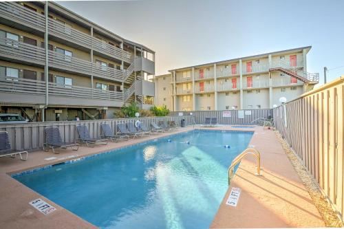 Beach Condo with Pool Access 1 Block to Ocean! - main image