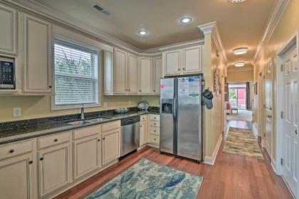 Large Beach Home Kitchen Ocean Views BBQ! - image 12