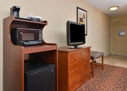 Hampton Inn Muscatine - image 2