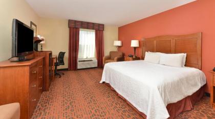 Hampton Inn Muscatine - image 4