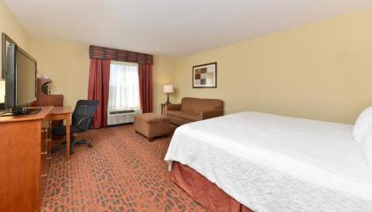 Hampton Inn Muscatine - image 6