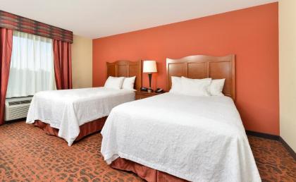 Hampton Inn Muscatine - image 8