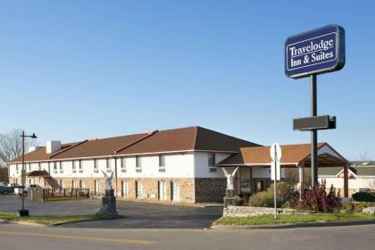 Travelodge Inn & Suites by Wyndham Muscatine - image 1