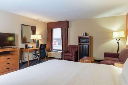 Hampton Inn Muskegon - image 10