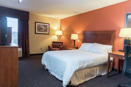 Hampton Inn Muskegon - image 13