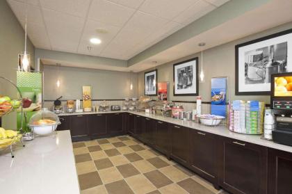 Hampton Inn Muskegon - image 2