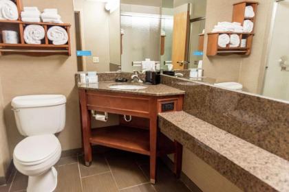 Hampton Inn Muskegon - image 8