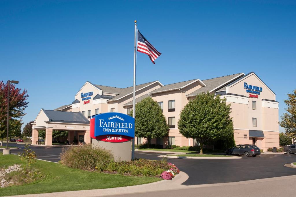 Fairfield Inn and Suites by Marriott Muskegon Norton Shores - image 5