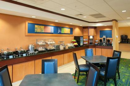 Fairfield Inn and Suites by Marriott Muskegon Norton Shores - image 9