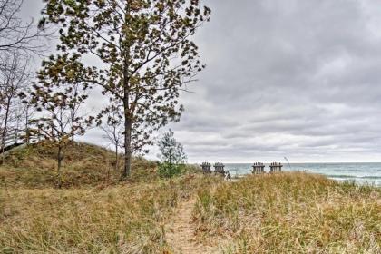 Newly Built Gold Coast Cottage Walk to Lake MI - image 6