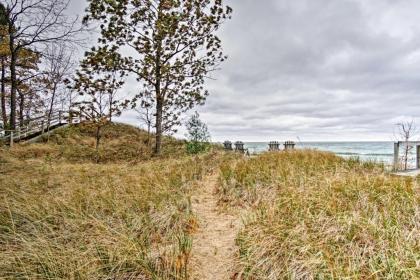 Beachfront Lake Michigan Cottage with Fire Pit and Deck - image 15