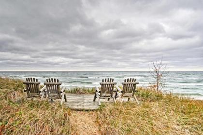 Beachfront Lake Michigan Cottage with Fire Pit and Deck - image 9