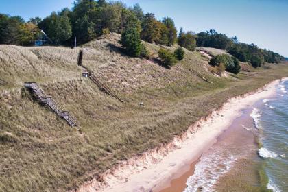 Lake Michigan Home Steps to Muskegon State Park - image 10