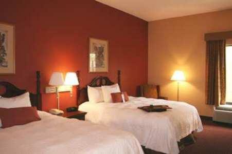 Hampton Inn Muskogee - image 7